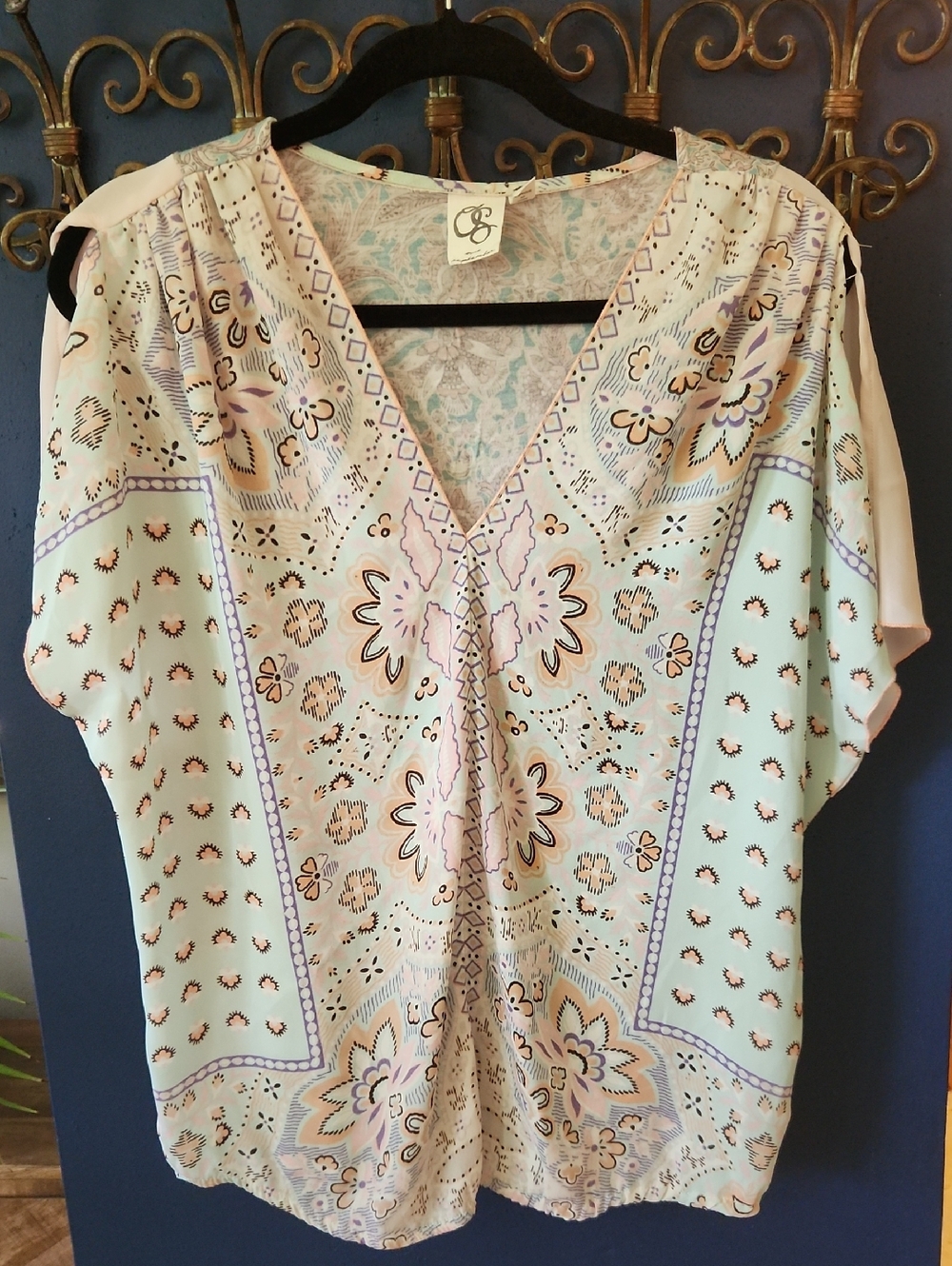 Prato Caftan Pastel Mint & Cream Floral V-Neck Tunic Top Sold at Antropologie